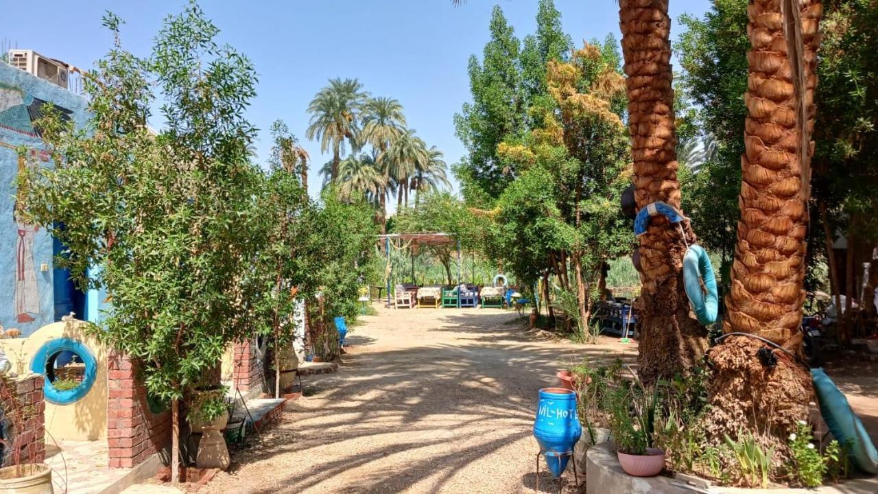 Luxor Old Nile Hotel Bagian luar foto